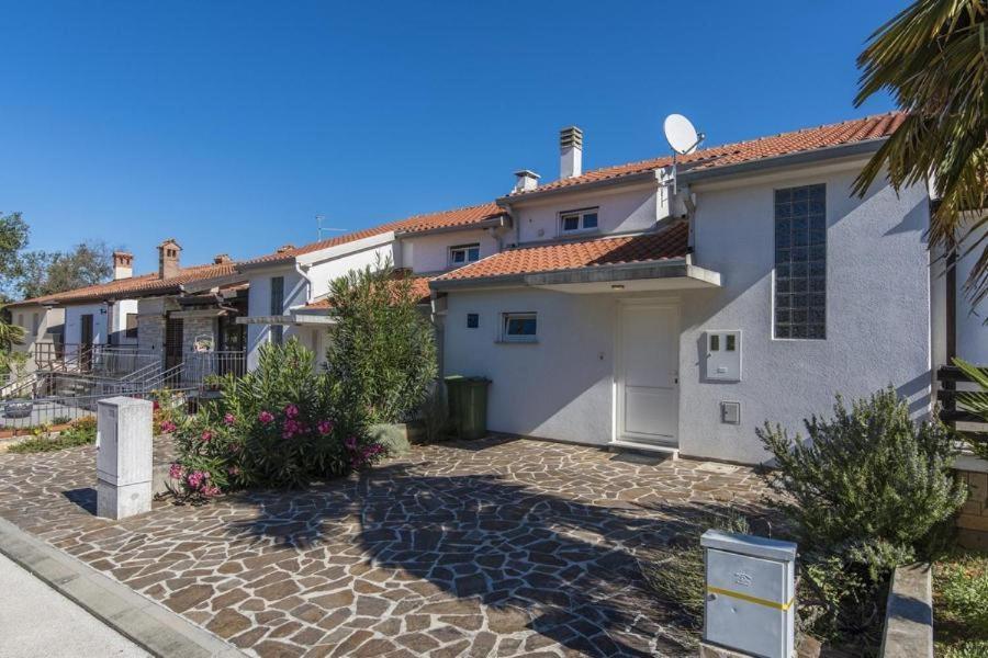 Pietra Villa Dajla Exterior photo